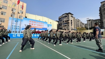 大屌操日本女人穴视频雁江教育 | “一校一品”特色教育 “点亮”多彩校园